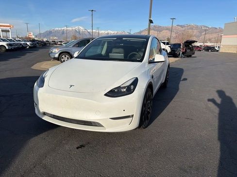 Used 2022 Tesla Model Y Performance AWD/4WD image 3