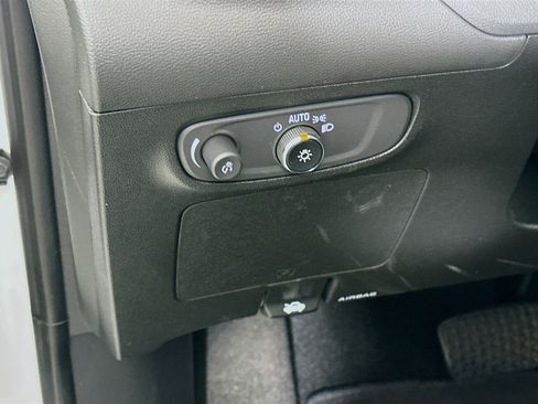 Used 2025 Buick Encore GX Preferred image 17