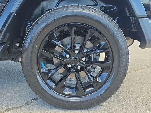 Used 2022 Jeep Wrangler Unlimited Sahara w/ Cold Weather Group image 31