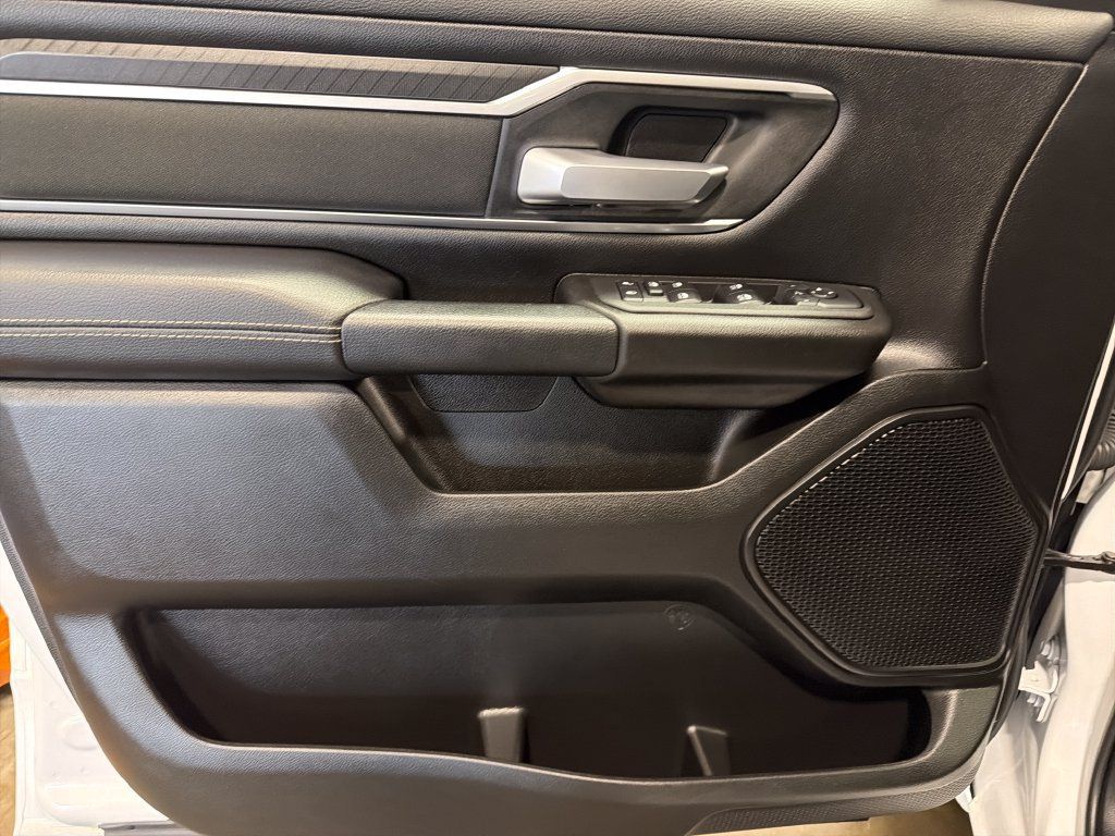 Used 2025 RAM 1500 Big Horn AWD/4WD image 13