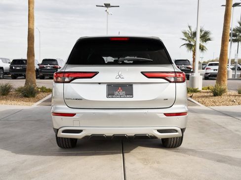 Used 2024 Mitsubishi Outlander SE image 7