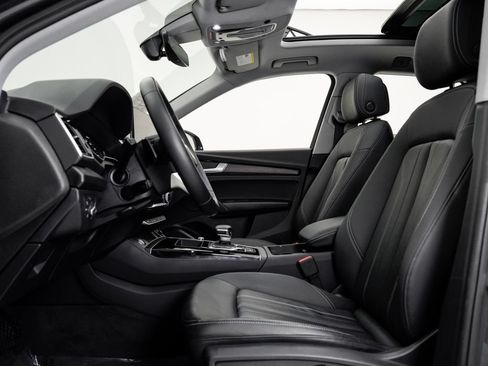Certified 2023 Audi Q5 2.0T Premium w/ Convenience Package AWD/4WD image 5
