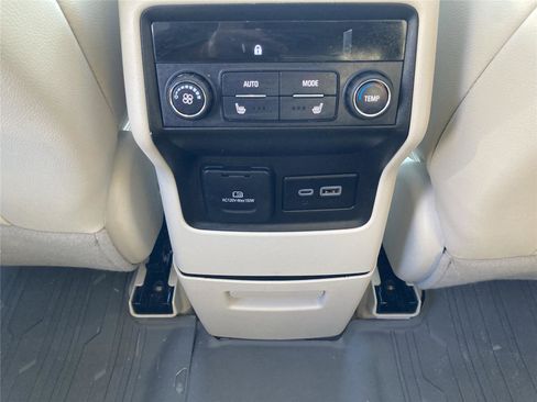 Used 2023 GMC Acadia Denali w/ Denali Ultimate Package image 29