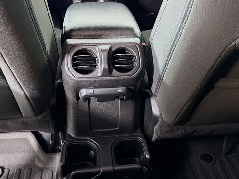 Used 2021 Jeep Wrangler Unlimited Sport AWD/4WD image 27