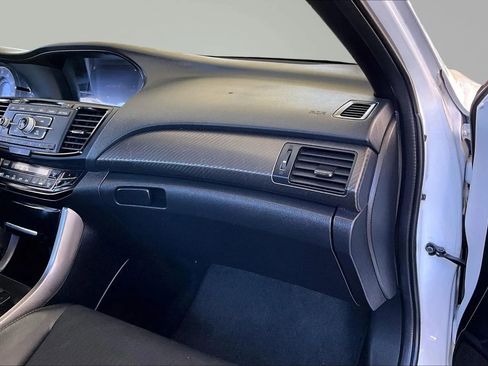 Used 2017 Honda Accord Sport image 23