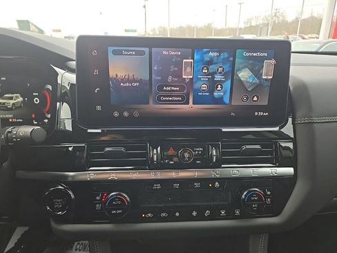 New 2026 Nissan Pathfinder Platinum AWD/4WD image 18