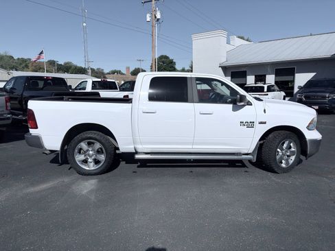Used 2020 RAM 1500 Classic SLT w/ Luxury Group image 4