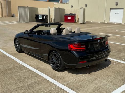 Used 2016 BMW M235i Convertible RWD image 4