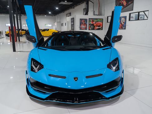Used 2021 Lamborghini Aventador SVJ image 10