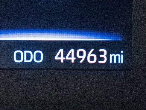 Used 2024 Toyota Corolla LE FWD image 17