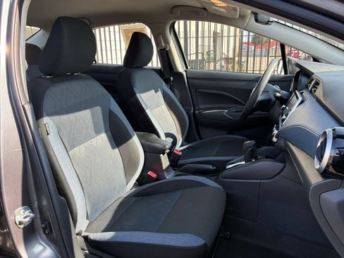Used 2025 Nissan Versa SV FWD image 34