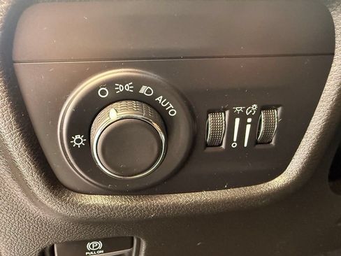 Used 2021 Jeep Grand Cherokee L Laredo w/ Luxury Tech Group I RWD image 36