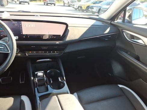 Used 2025 Buick Envision Sport Touring image 30