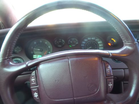 Used 1995 Buick Riviera Coupe image 57