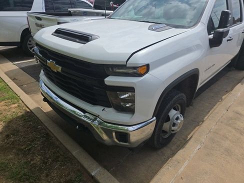 Used 2024 Chevrolet Silverado 3500 W/T w/ WT Convenience Package AWD/4WD image 2