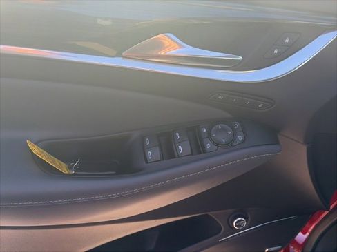 Used 2024 Buick Enclave Premium image 17