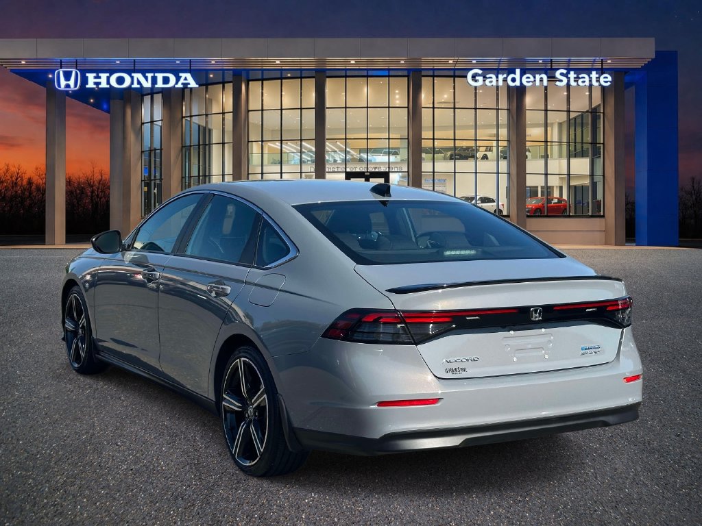 Used 2024 Honda Accord Sport image 3