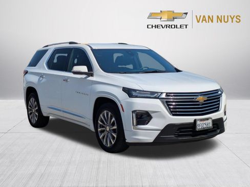 New 2023 Chevrolet Traverse Premier FWD image 3