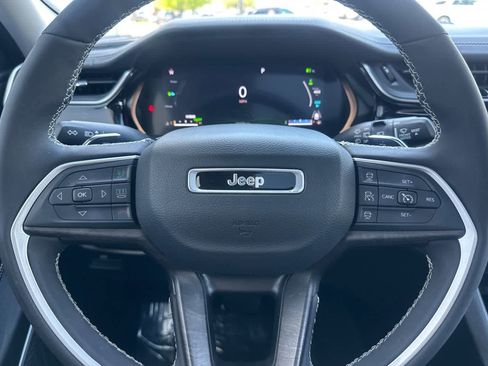 Certified 2022 Jeep Grand Cherokee Limited 4xe w/ Luxury Tech Group II AWD/4WD image 26
