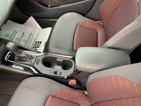 Used 2025 Toyota Corolla SE image 23