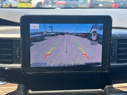 Used 2024 Ford Explorer Limited w/ Equipment Group 301A AWD/4WD image 26