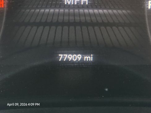 Used 2021 Dodge Challenger SXT w/ Blacktop Package image 29