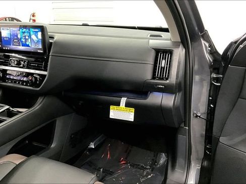 New 2026 Nissan Pathfinder Platinum image 35