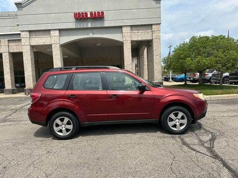 Used 2012 Subaru Forester 2.5X w/ Alloy Wheel Pkg AWD/4WD image 6