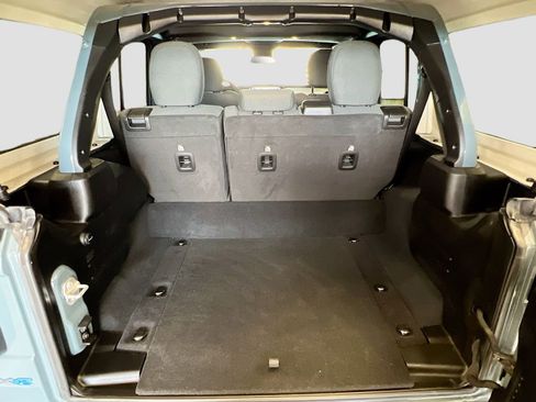 Used 2024 Jeep Wrangler Unlimited image 23