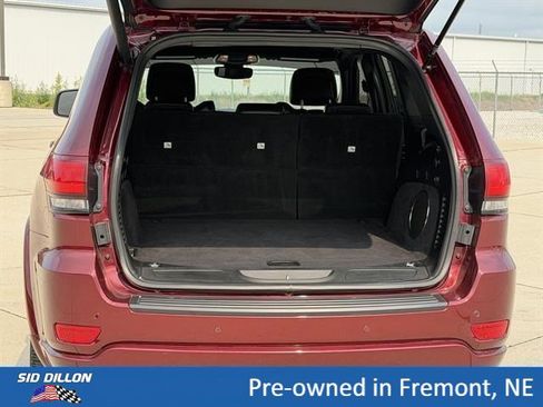 Used 2020 Jeep Grand Cherokee Altitude AWD/4WD image 5