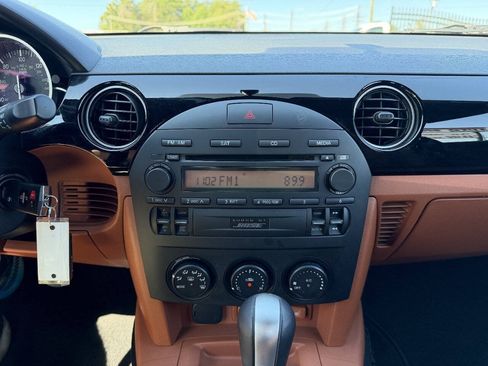 Used 2007 MAZDA MX-5 Miata Grand Touring RWD image 19