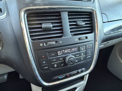 Used 2011 Dodge Grand Caravan Crew w/ Safety Sphere Group image 17