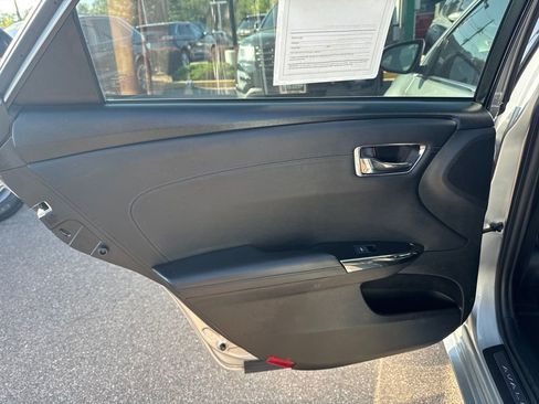 Used 2018 Toyota Avalon Limited w/ All Weather Liner Package image 23