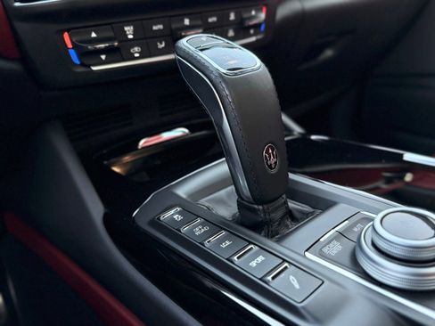 Used 2022 Maserati Levante Modena AWD/4WD image 62
