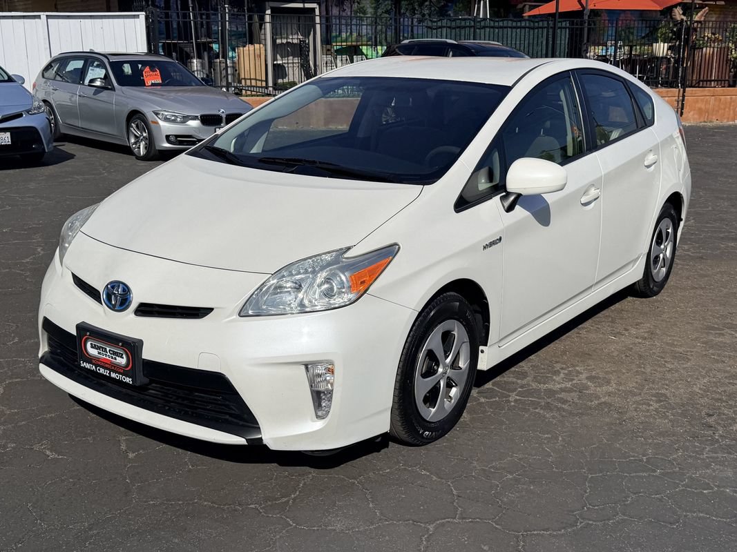 Used 2014 Toyota Prius Two FWD image 3
