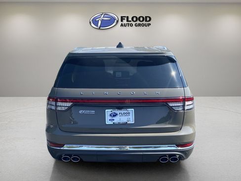 New 2025 Lincoln Aviator AWD w/ Equipment Group 101A image 4