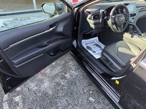 Used 2023 Toyota Camry SE image 14
