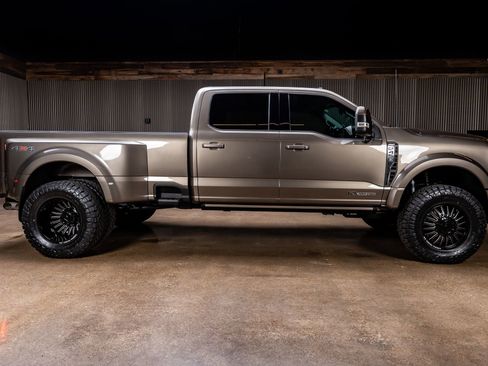 Used 2023 Ford F450 Lariat w/ Lariat Ultimate Package image 11