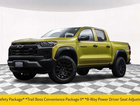 Used 2023 Chevrolet Colorado Trail Boss image 2