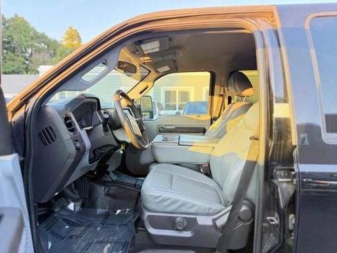 Used 2016 Ford F350 XL w/ XL Appearance Package AWD/4WD image 8