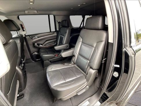 Used 2019 Chevrolet Suburban LT RWD image 26