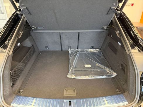 New 2026 Porsche Cayenne Coupe AWD/4WD image 6