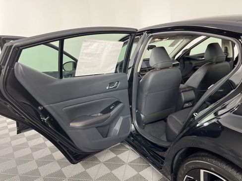 New 2025 Nissan Altima 2.5 SR image 42