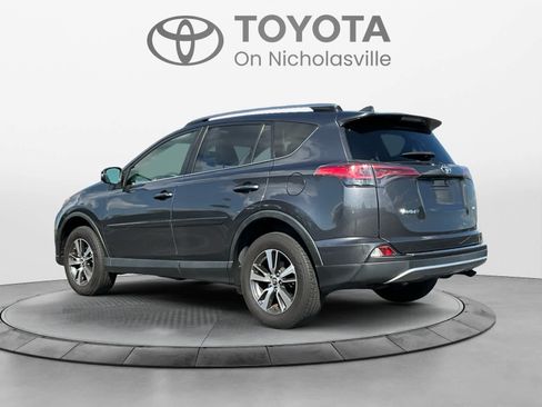 Used 2018 Toyota RAV4 XLE FWD image 3