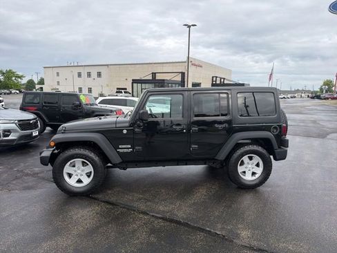 Used 2012 Jeep Wrangler Unlimited Sport AWD/4WD image 2
