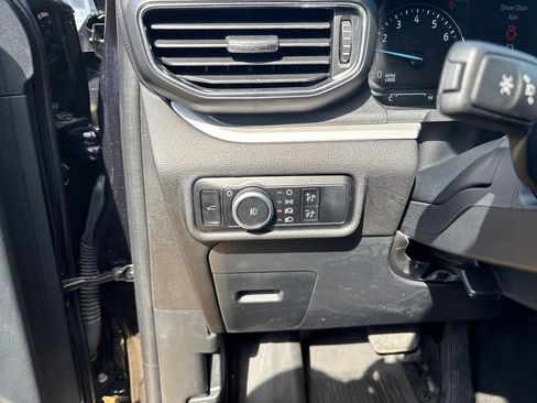 Used 2024 Ford Explorer XLT w/ Equipment Group 202A AWD/4WD image 14
