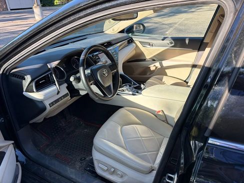 Used 2019 Toyota Camry XLE FWD image 21