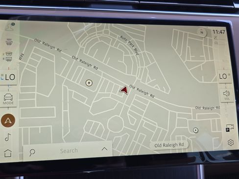 New 2026 Land Rover Range Rover SE image 22