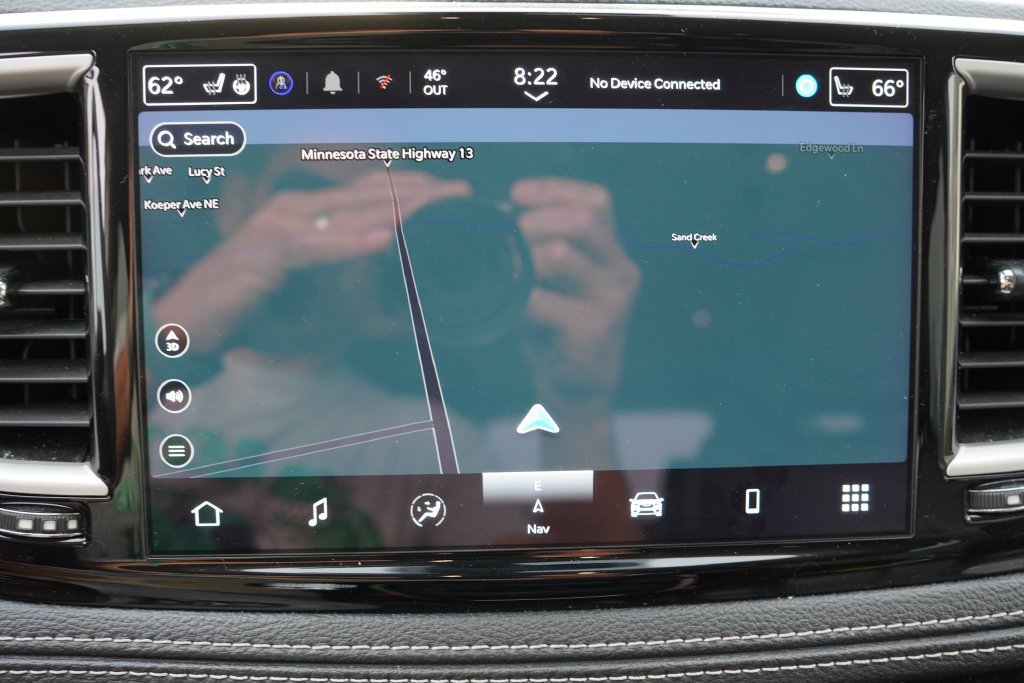 Certified 2024 Chrysler Pacifica Limited FWD image 5