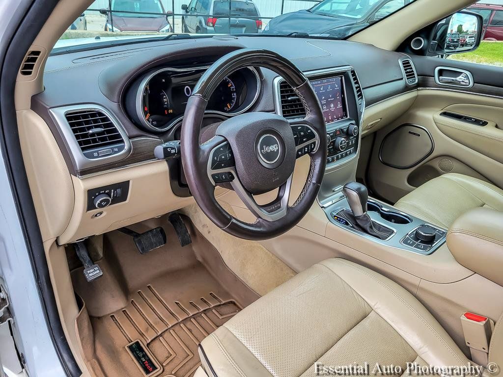 Used 2018 Jeep Grand Cherokee Overland AWD/4WD image 10